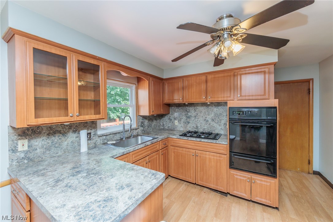 15425 Glynn Road Cleveland, OH 44112 - Photo 9 of 35 Gallery Image 9