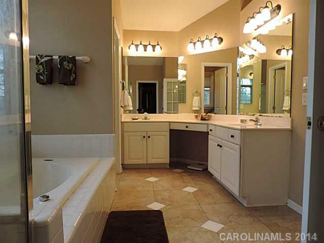 11023 Jordan Rae Lane Charlotte, NC 28277 - Photo 10 of 16 Gallery Image 10