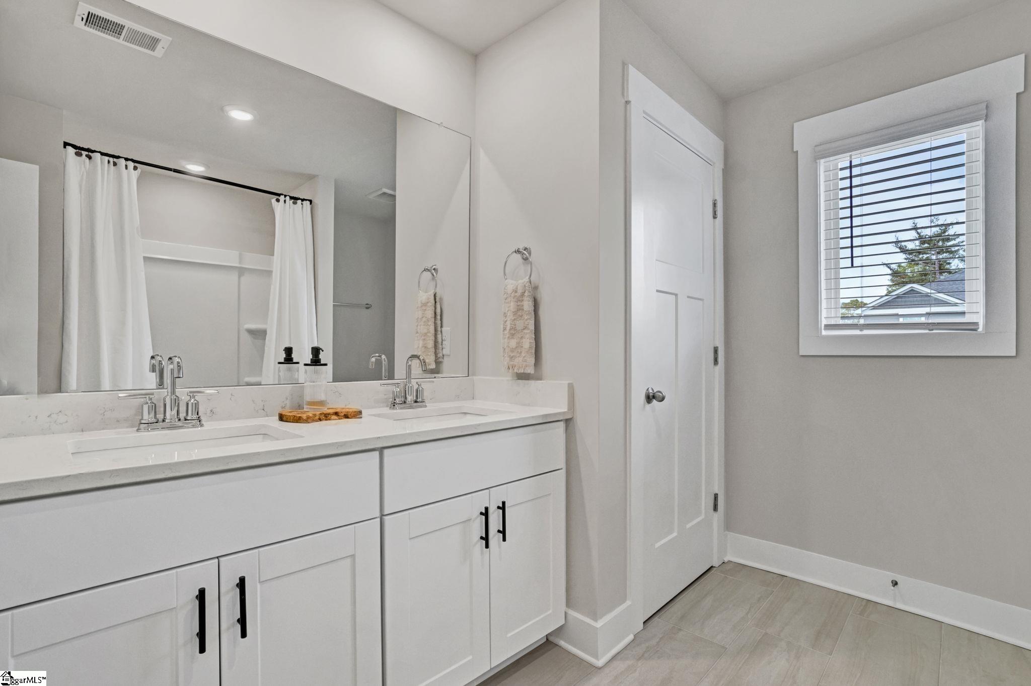 404 Roderick Lane Greenville, SC 29605 - Photo 31 of 49 Gallery Image 31