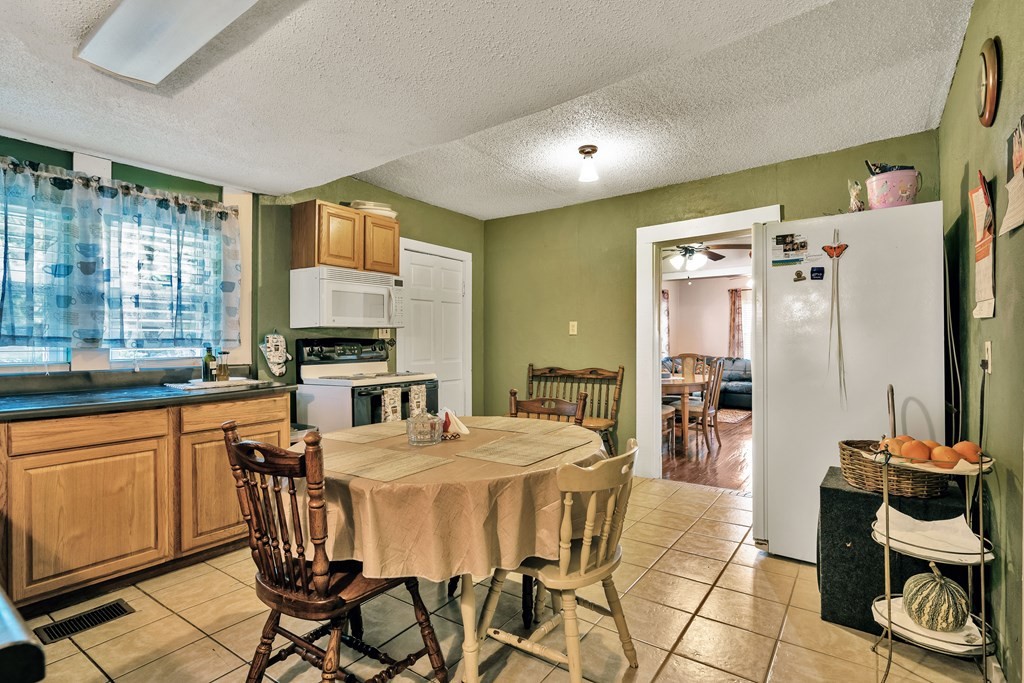 236 High Street Charleston, TN 37310 - Photo 8 of 14 Gallery Image 8