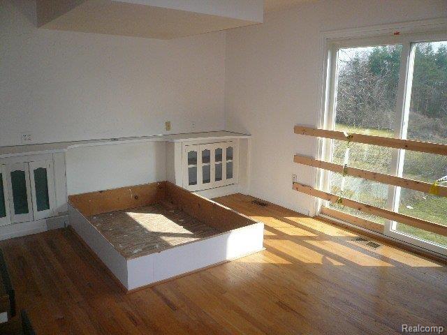 130 East Avon Road Rochester, MI 48307 - Photo 10 of 21 054.JPG