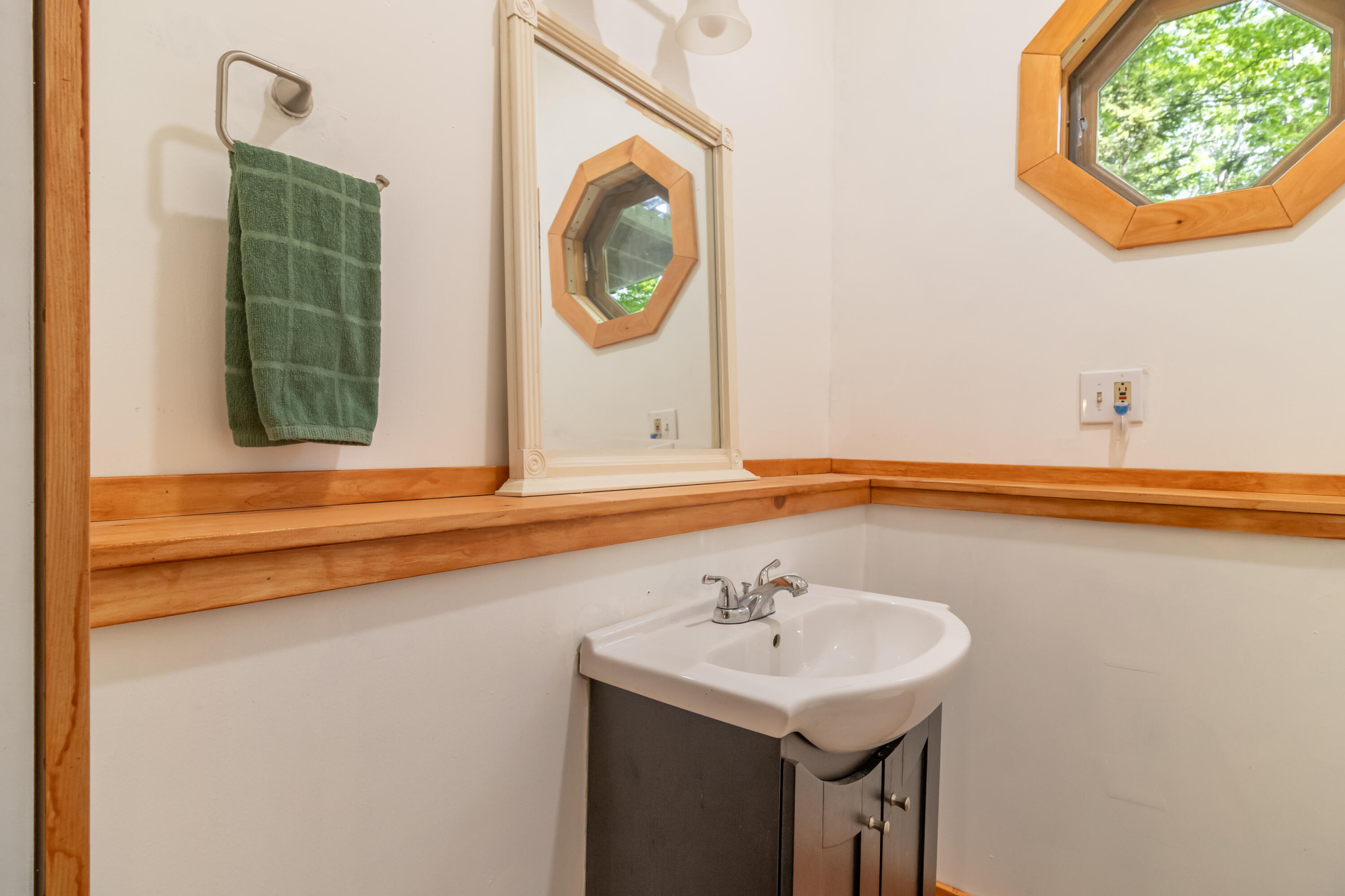 57 Sunset Road Dedham, ME 04429 - Photo 20 of 40 57 Sunset Road Interiors-11