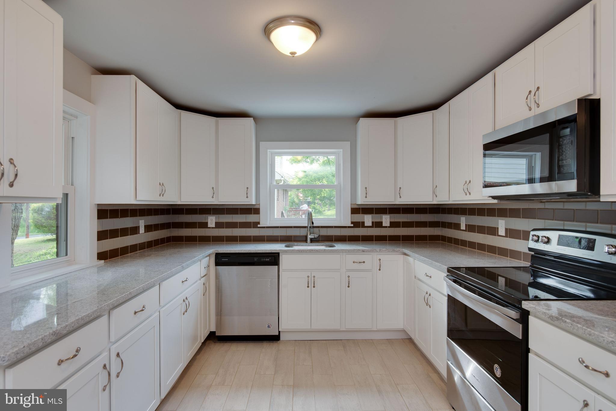 2207 River Road Reading, PA 19605 - Photo 2 of 34