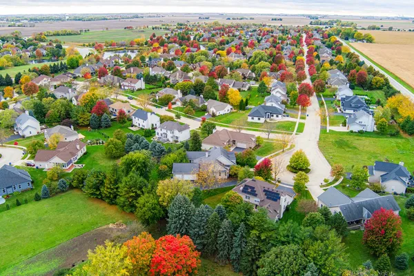 $485,000 | 102 Quinlan Avenue, DeKalb, IL 60115