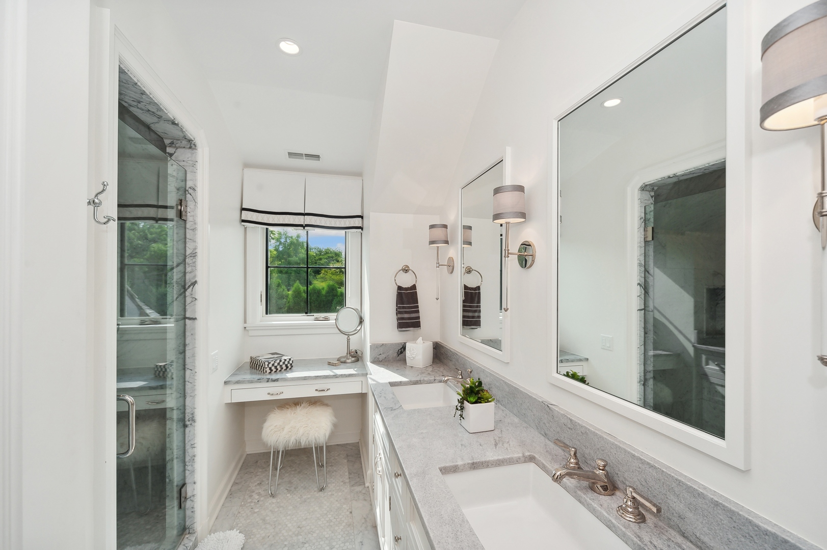 1120 Elm Tree Road Lake Forest, IL 60045 - Photo 17 of 34 a bathroom with a tub sink and mirror