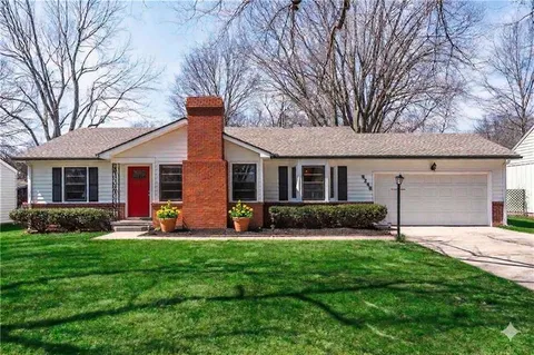 $425,000 | 9248 Craig Street, Overland Park, KS 66212