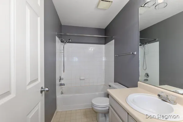 $249,900 | 3116 Windcrest Court Northeast, Grand Rapids, MI 49525