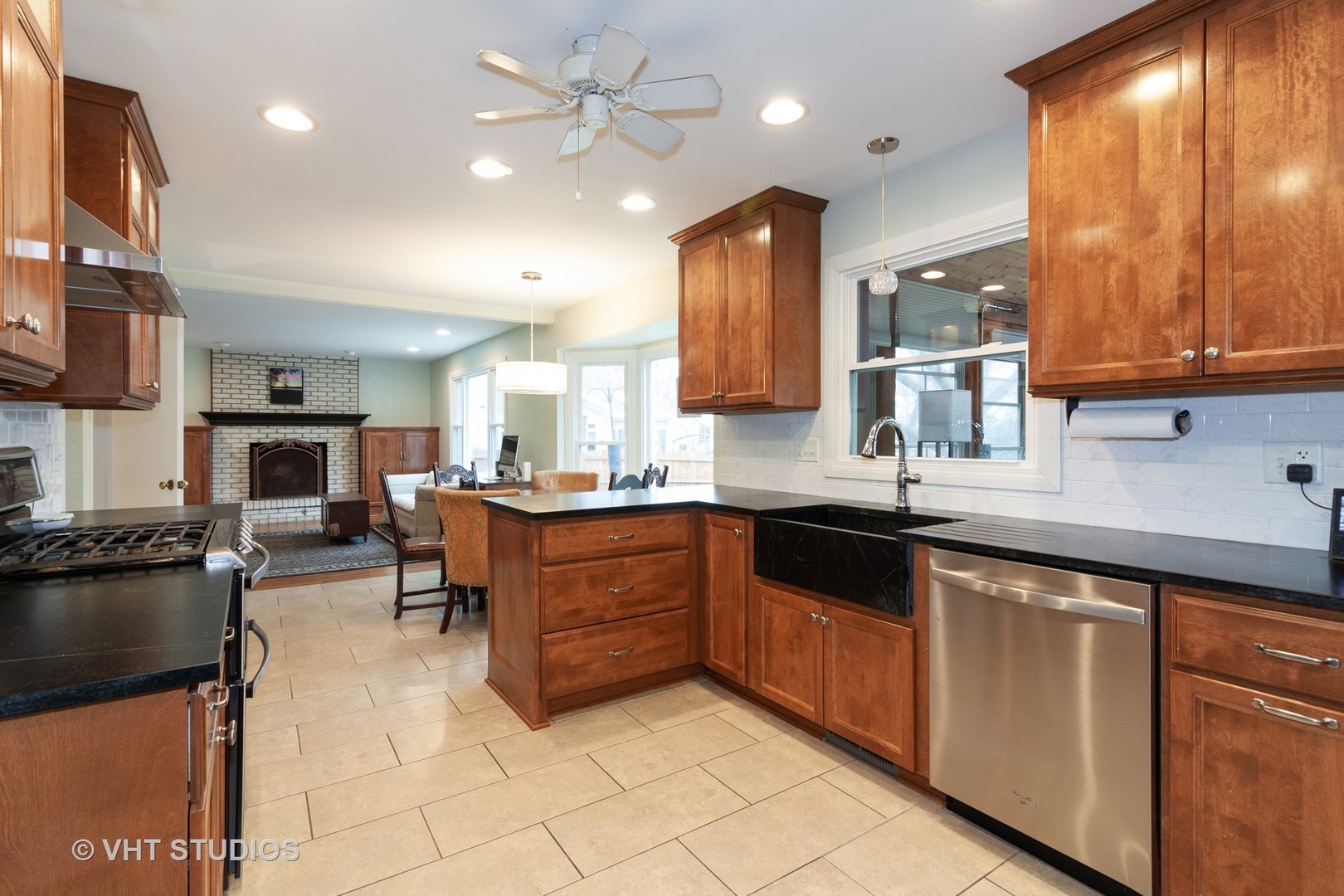 755 West Bauer Road Naperville, IL 60563 - Photo 9 of 24