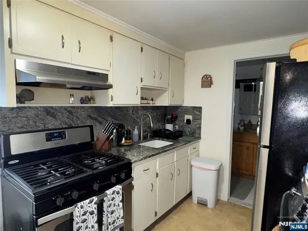 $2,200 | 542 Prospect Place, Lyndhurst, NJ 07071