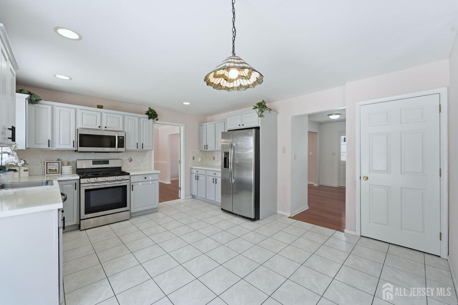 1484 Osage Road North Brunswick, NJ 08902 - Photo 6 of 35