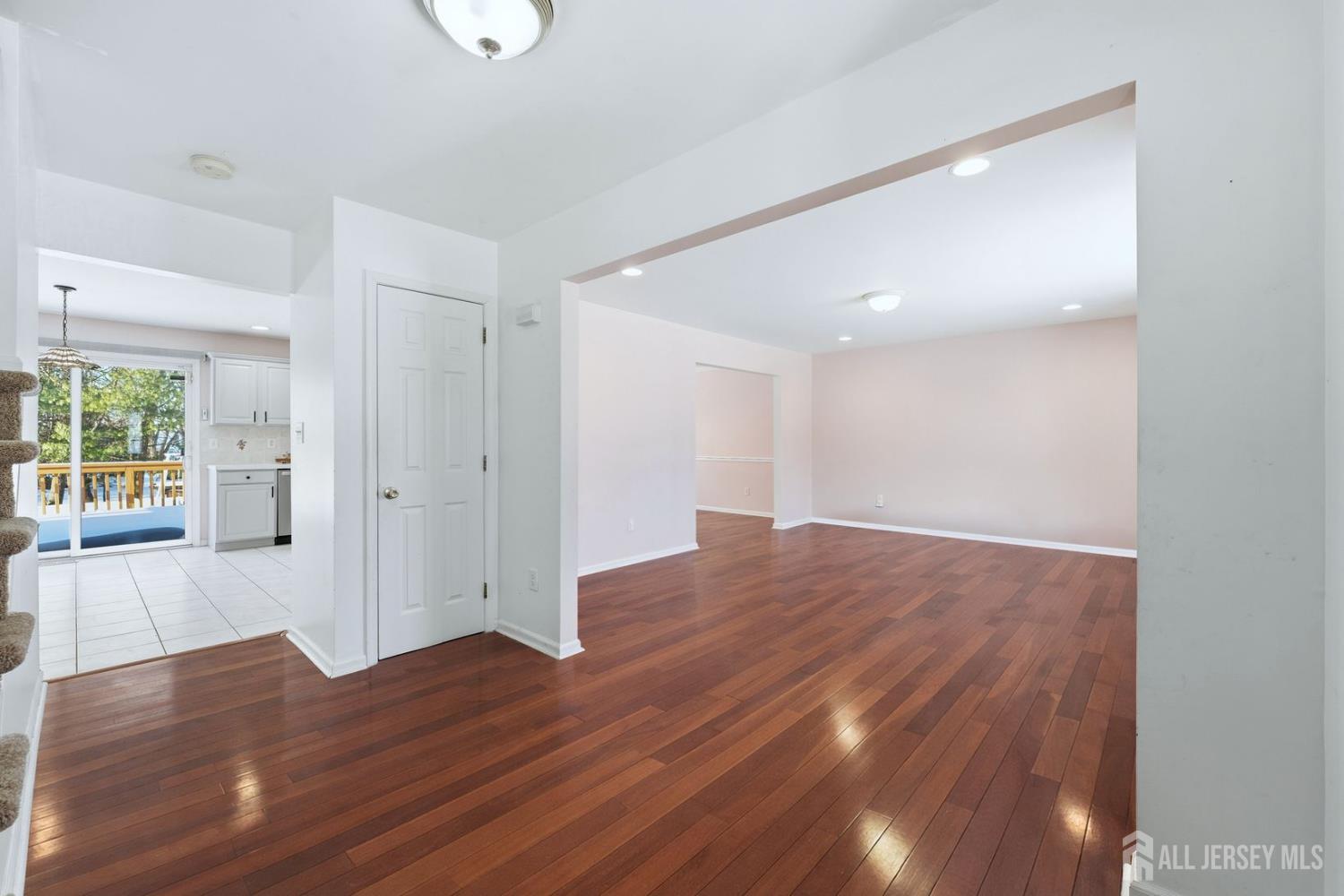 1484 Osage Road North Brunswick, NJ 08902 - Photo 8 of 35