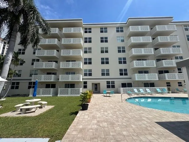 $195,500 | 1901 South Ocean Drive, Unit 102, Hollywood, FL 33019