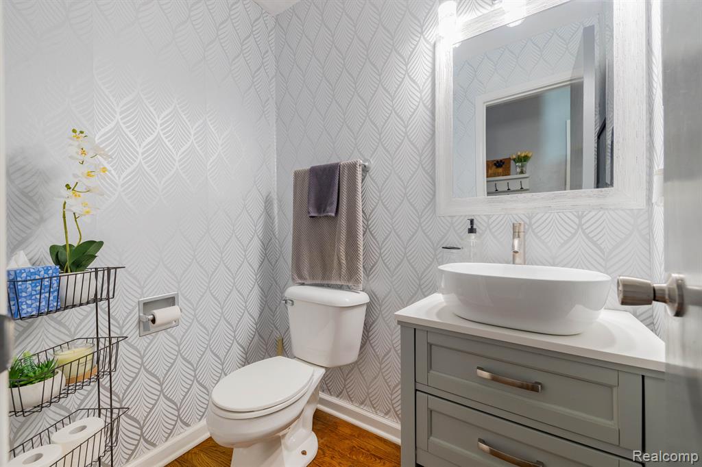 8425 Hampton Road Grosse Ile, MI 48138 - Photo 13 of 31 Gallery Image 13