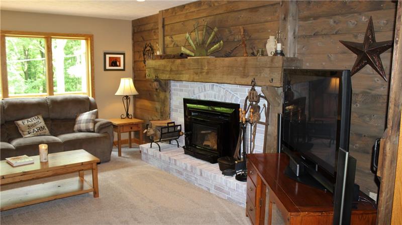 497 Cannery Road Mercer, PA 16137 - Photo 12 of 25 Stunning living room!
