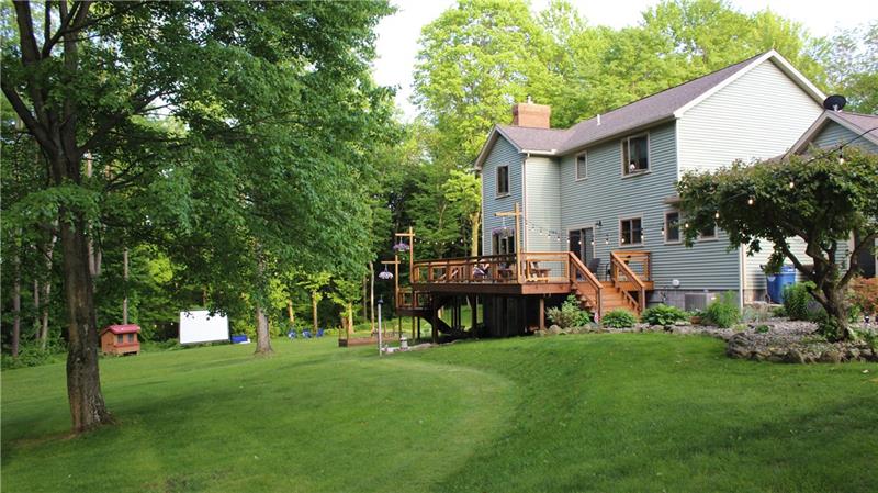 497 Cannery Road Mercer, PA 16137 - Photo 4 of 25 Chicken coop, large custom back deck!