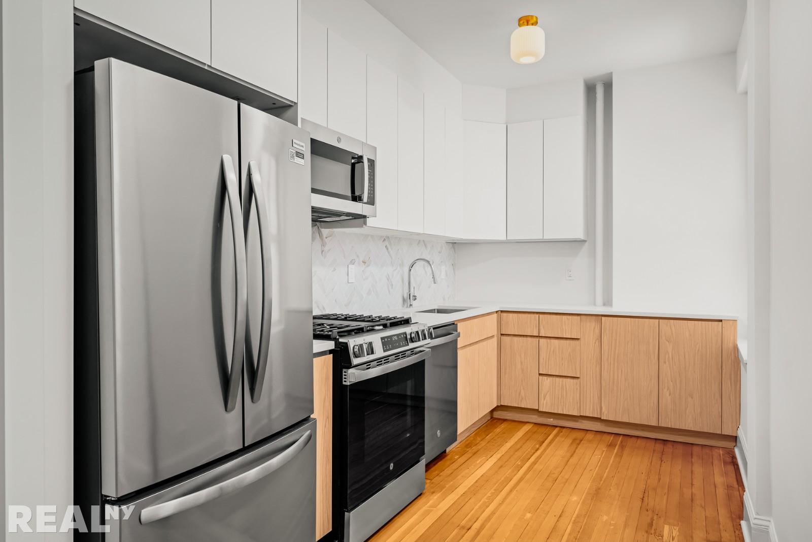 680 Riverside Drive, Unit 6D Manhattan, NY 11214 - Photo 3 of 7 Photo 3