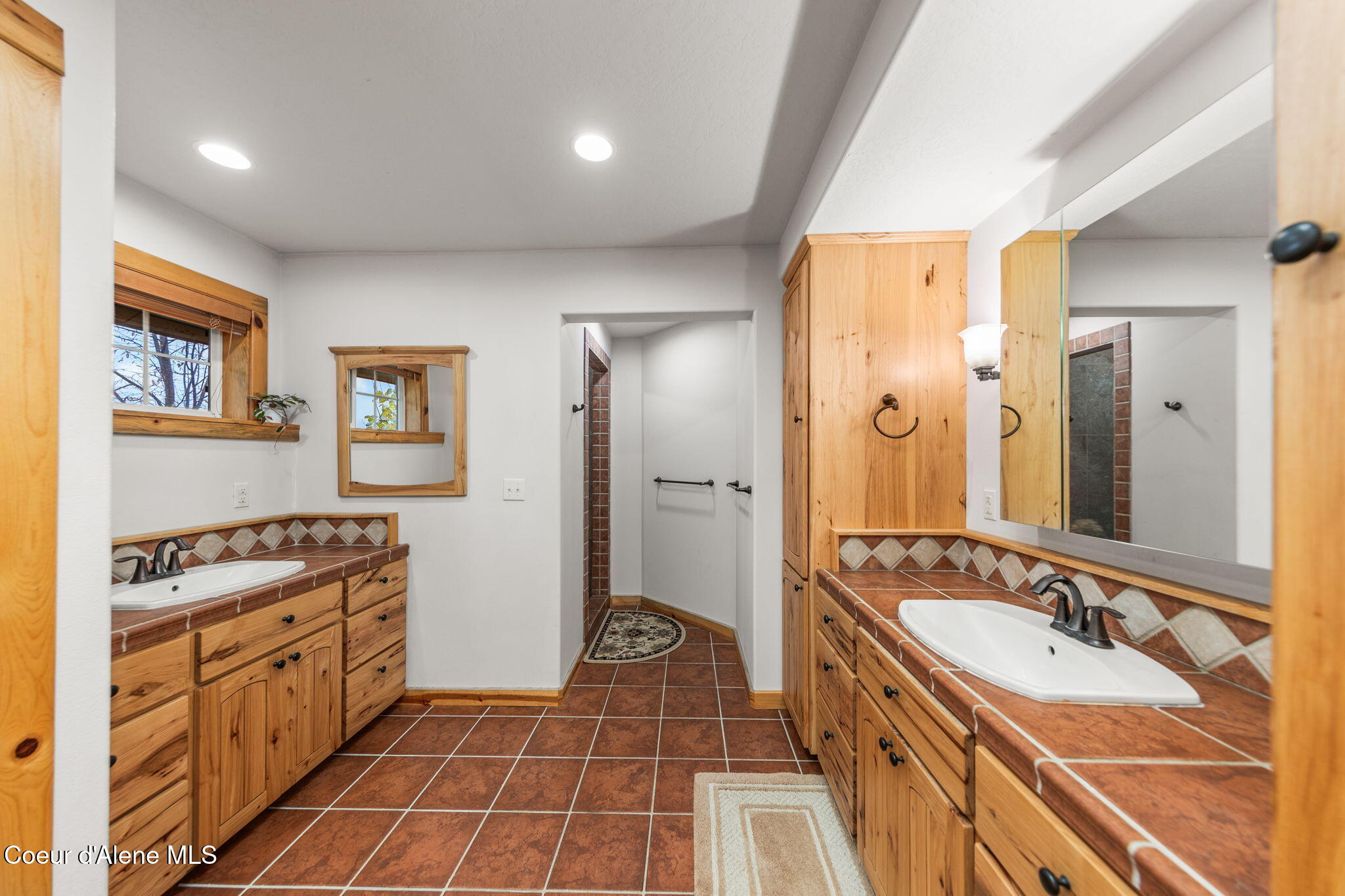 6584 East Burma Road Harrison, ID 83833 - Photo 33 of 72 31-web-or-mls-Primary-Bath-1