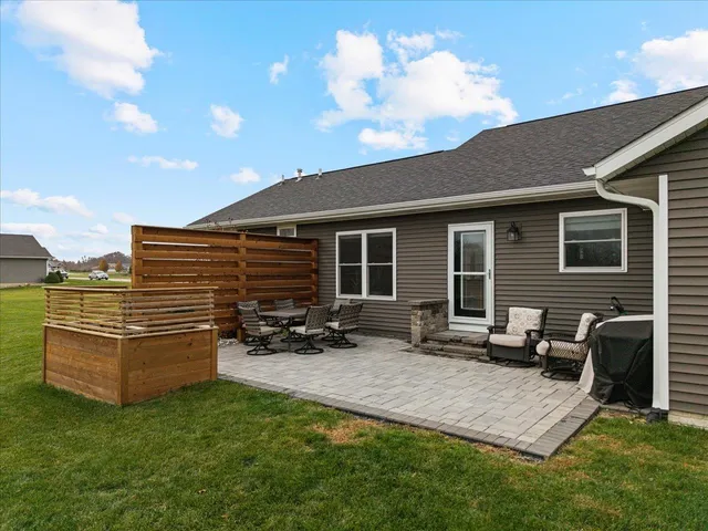 $535,000 | 11320 31st St Drive West, Milan, IL 61264