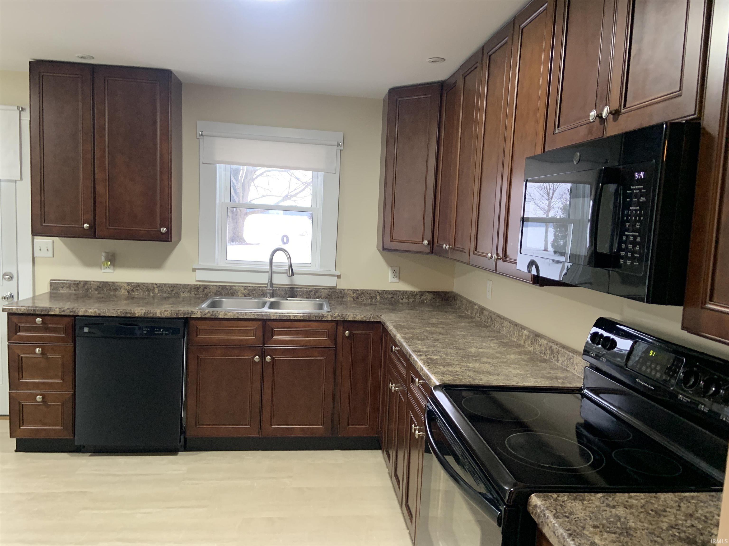 25207 Rider Road Monroeville, IN 46773 - Photo 7 of 33