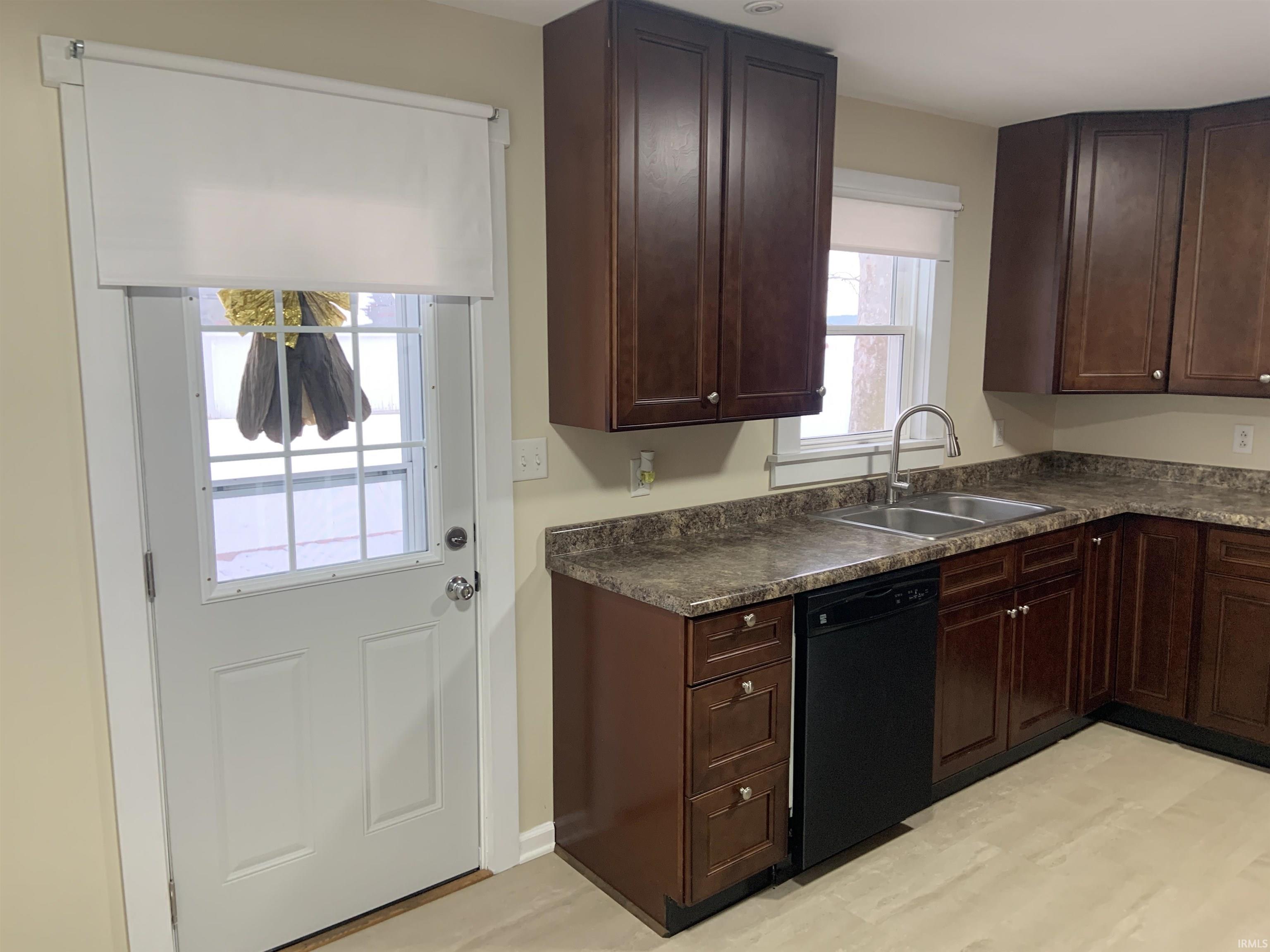 25207 Rider Road Monroeville, IN 46773 - Photo 8 of 33