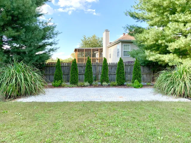 $2,100 | 2553 Emerald Court, Clarksville, TN 37042