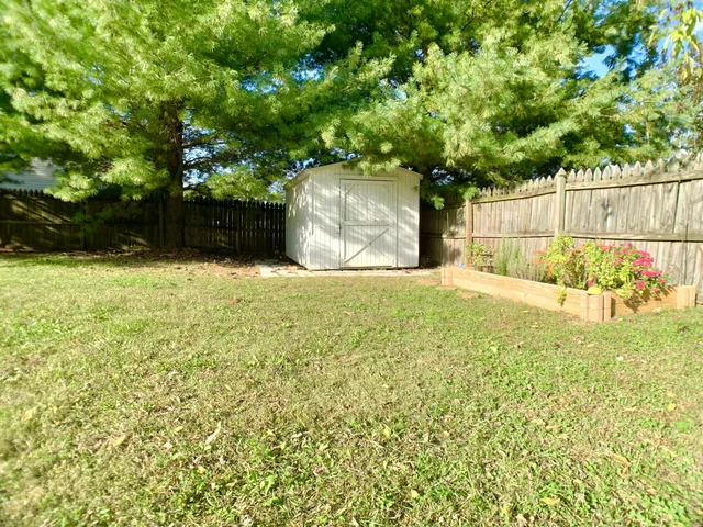 $2,100 | 2553 Emerald Court, Clarksville, TN 37042
