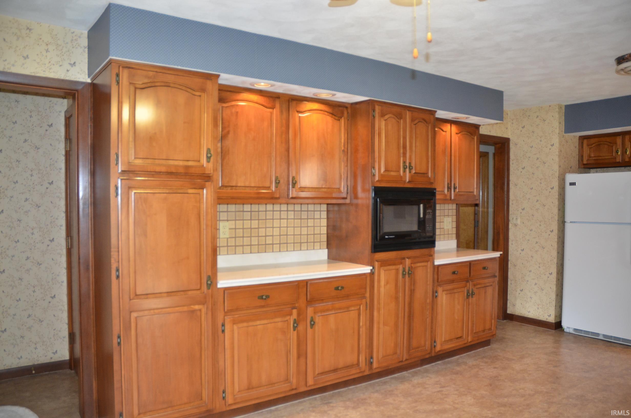 1696 Gun Club Road Jasper, IN 47546 - Photo 7 of 16 Gallery Image 7