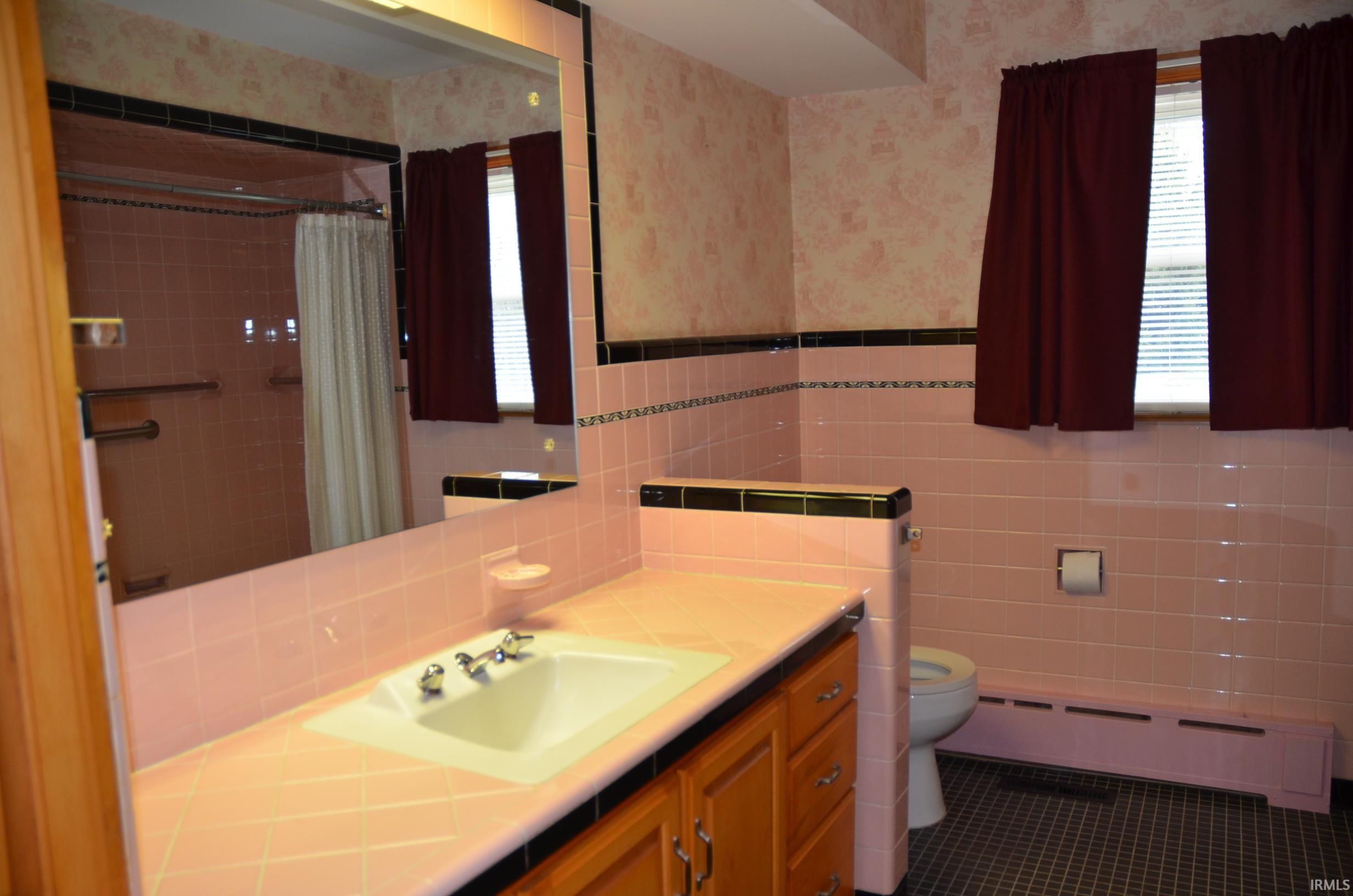 1696 Gun Club Road Jasper, IN 47546 - Photo 9 of 16 Gallery Image 9