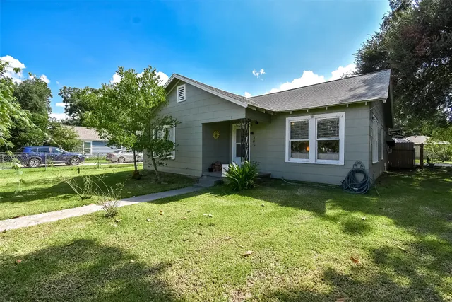 $220,000 | 302 Damon Street, Richmond, TX 77406
