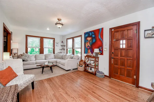 $220,000 | 302 Damon Street, Richmond, TX 77406