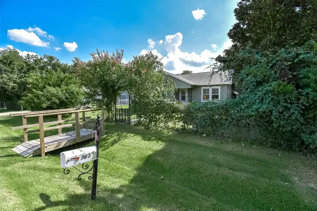 $220,000 | 302 Damon Street, Richmond, TX 77406