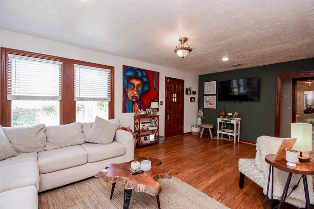 $220,000 | 302 Damon Street, Richmond, TX 77406