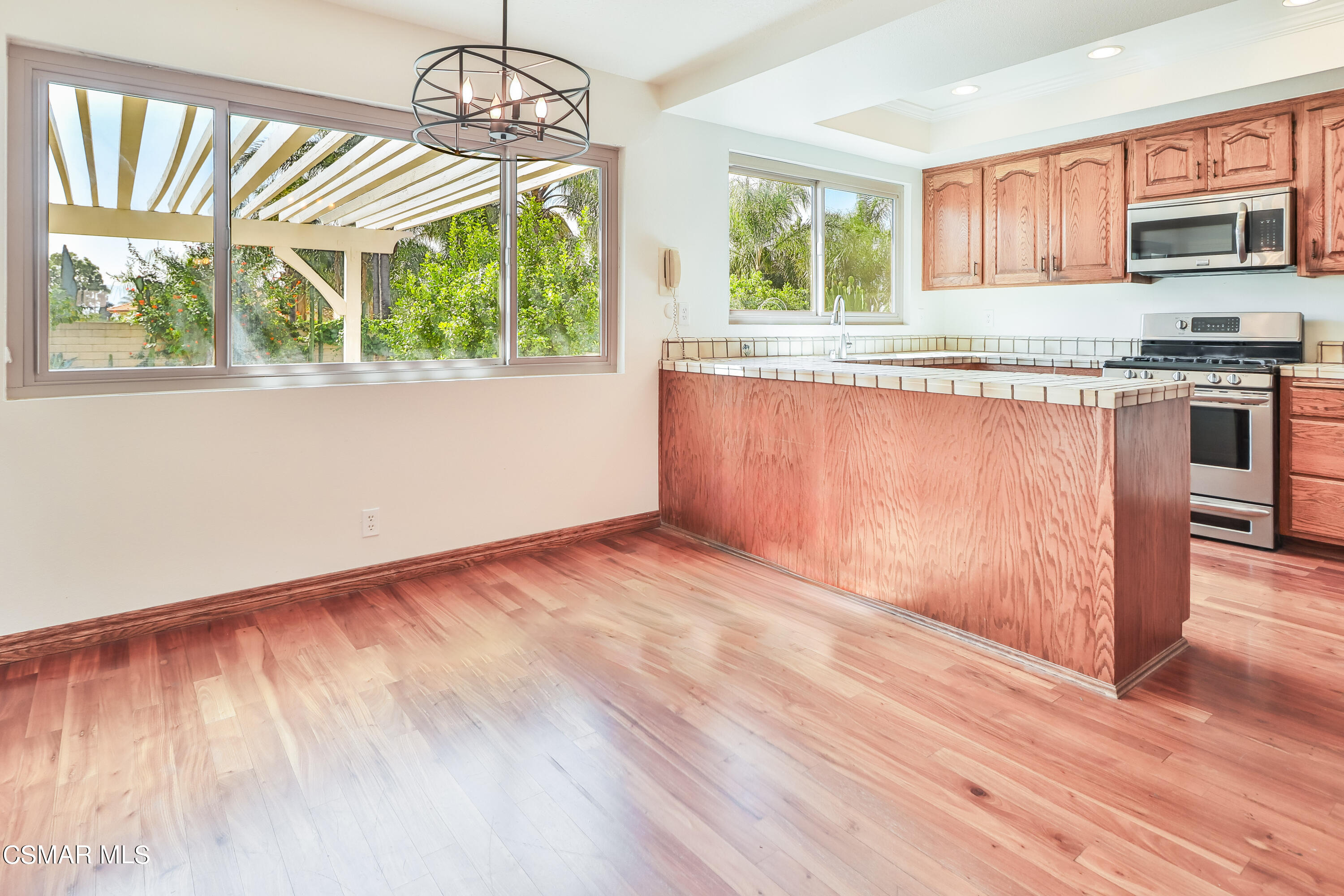 4220 Springfield Street Simi Valley, CA 93063 - Photo 35 of 95 cKitchen2