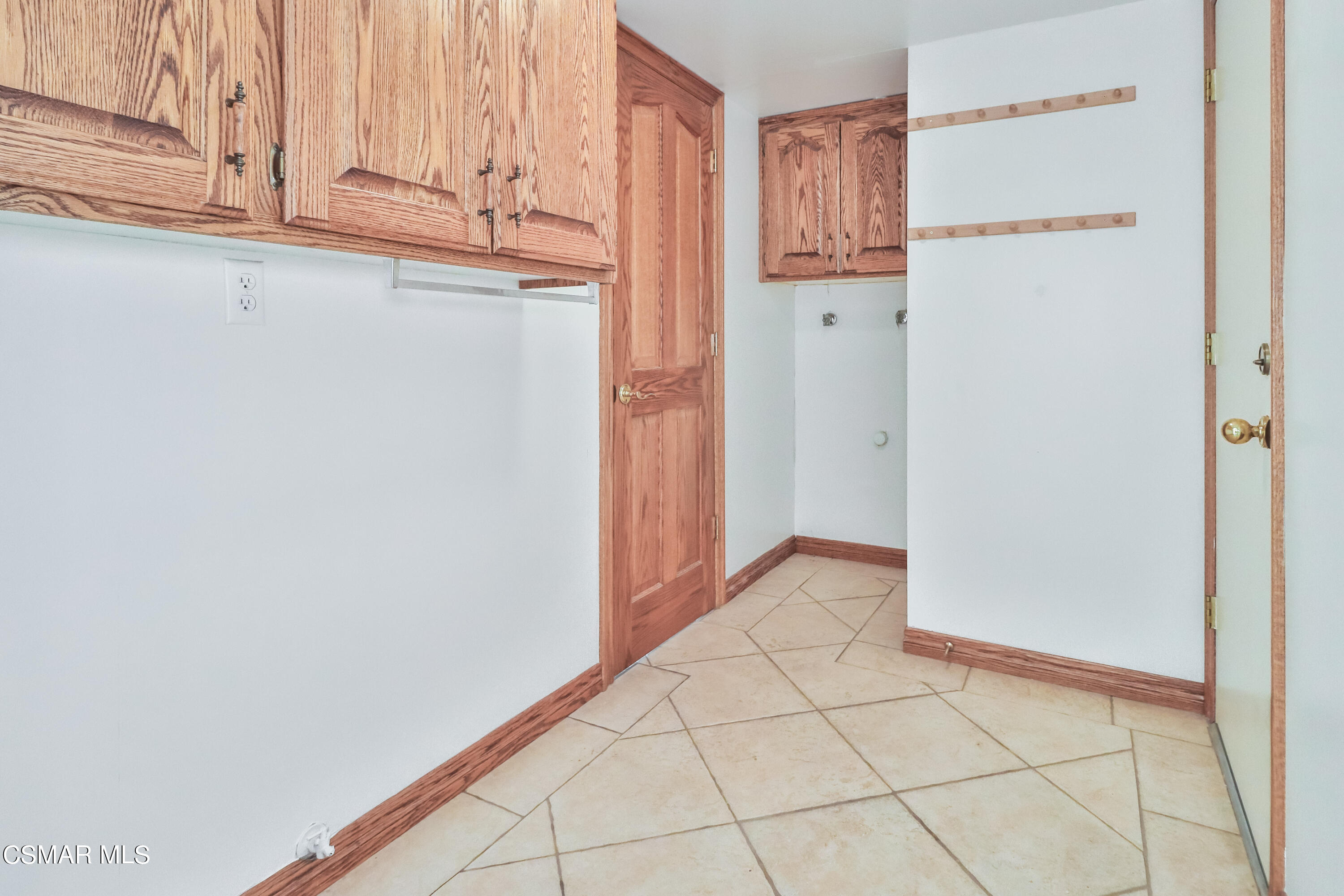 4220 Springfield Street Simi Valley, CA 93063 - Photo 56 of 95 gBedroom2 and Laundry3