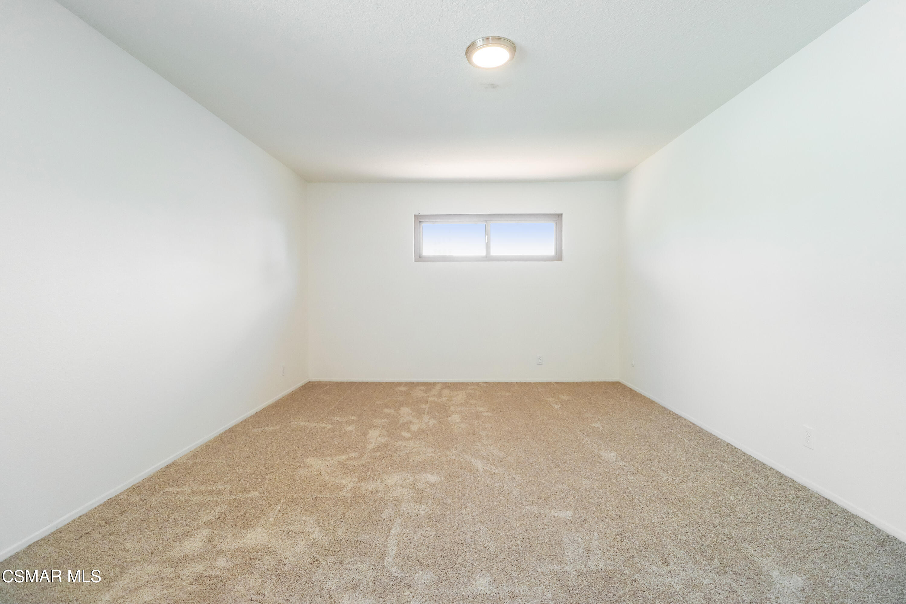 4220 Springfield Street Simi Valley, CA 93063 - Photo 74 of 95 an empty room with a workbench