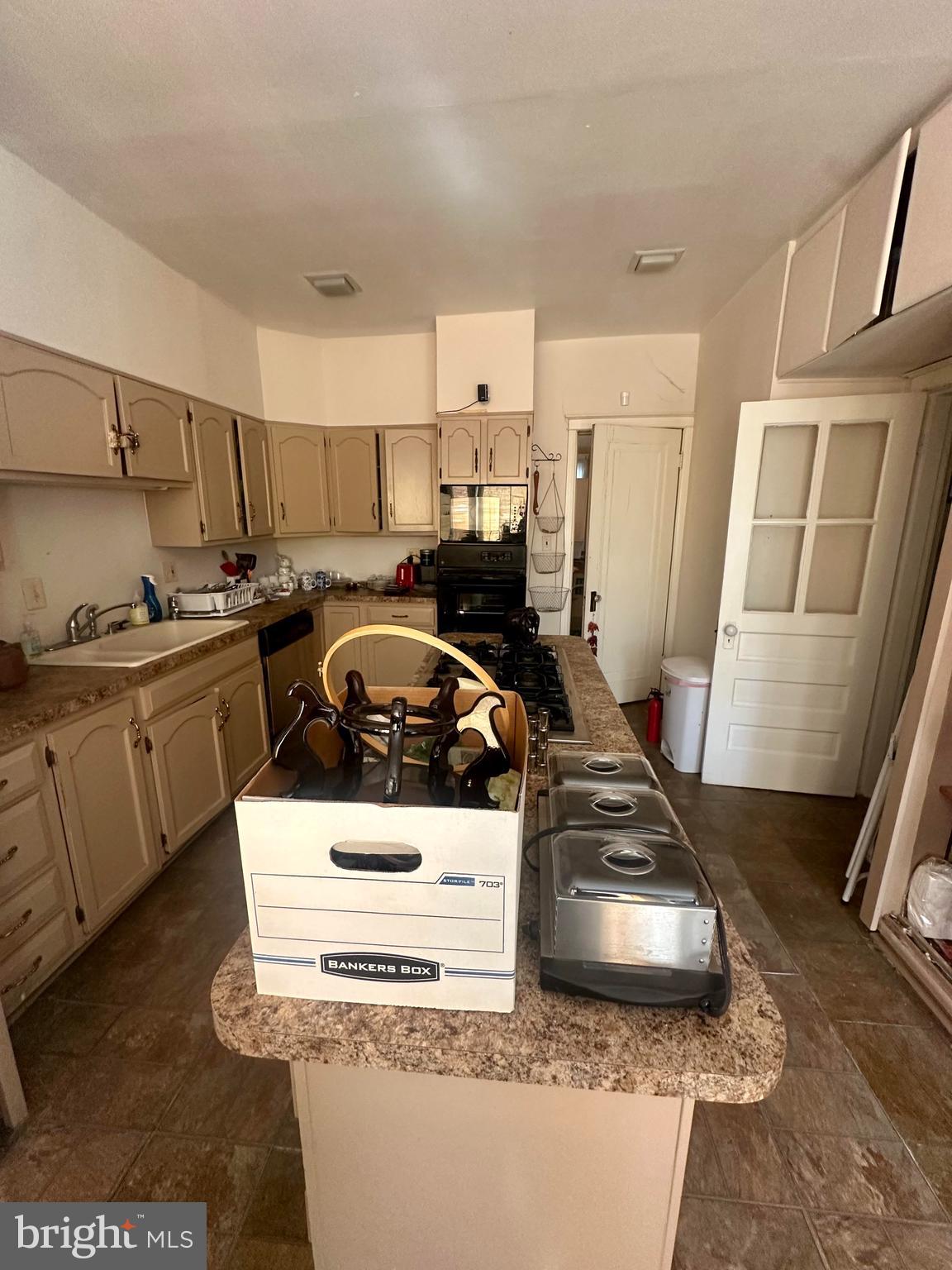 3226 Cleveland Avenue Northwest Washington, DC 20008 - Photo 4 of 15 main level kitchen