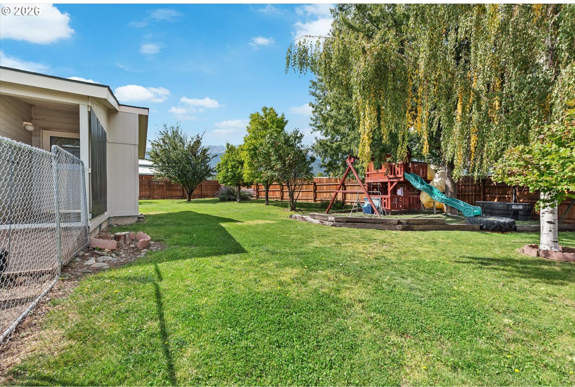 44214 Fuzzy Mullen Road Baker City, OR 97814 - Photo 31 of 47 Backyard