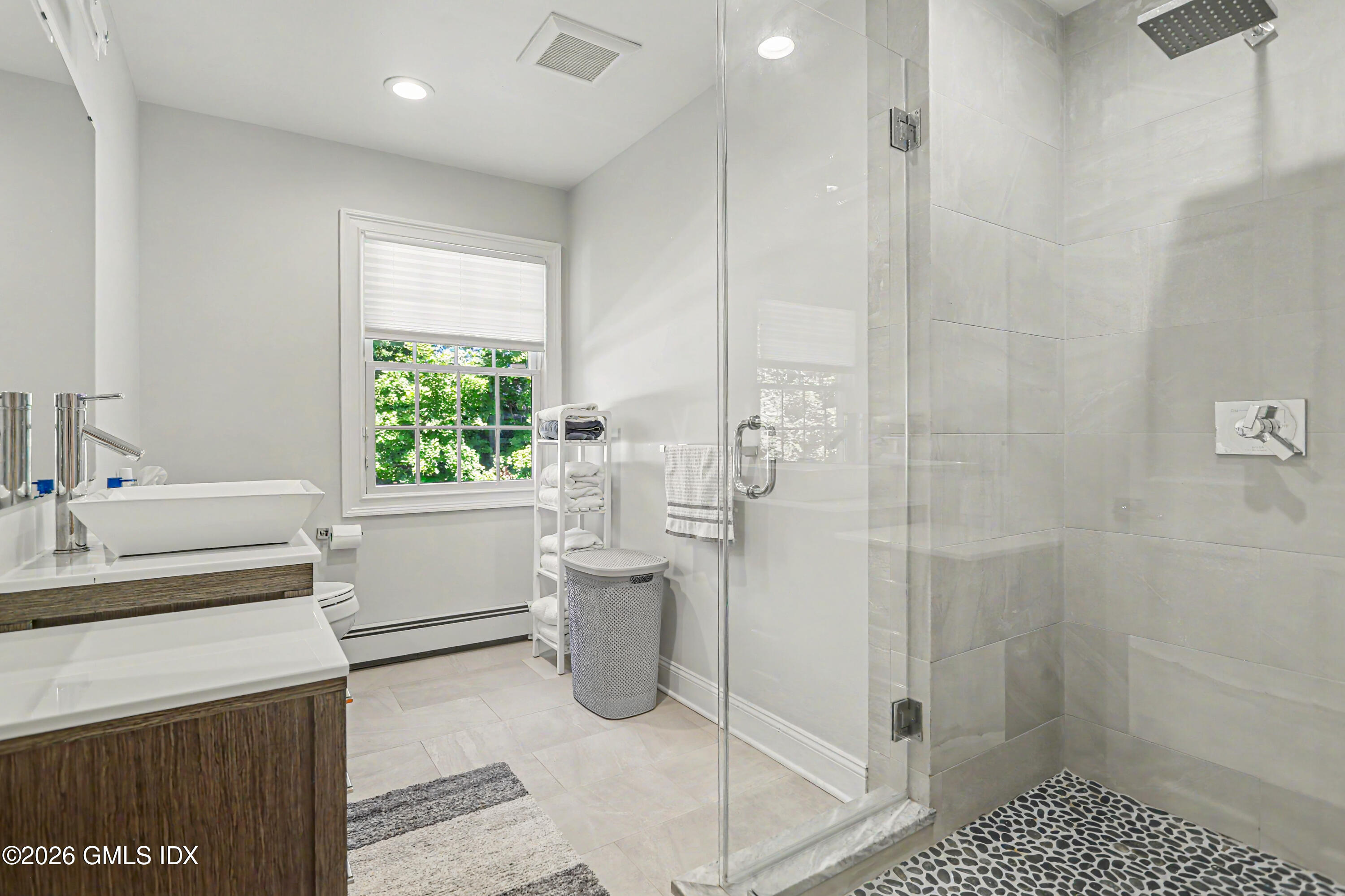 6 Lake Drive Riverside, CT 06878 - Photo 18 of 31 Hall Bath