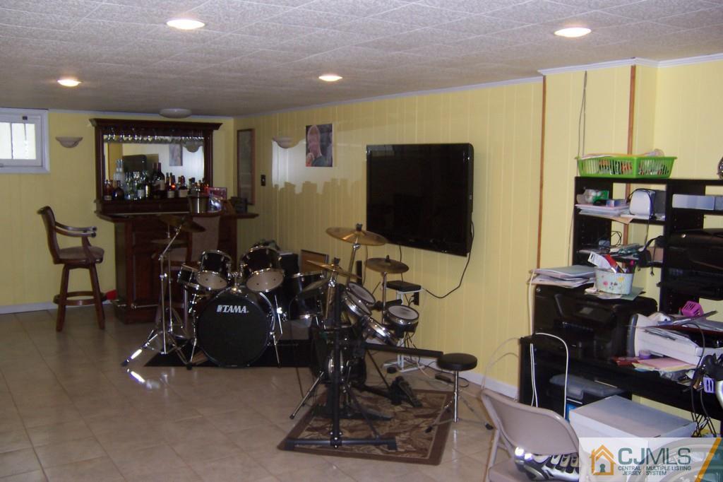 35 Hillcrest Road Colonia, NJ 07067 - Photo 11 of 17 a view of a room with gym equipment