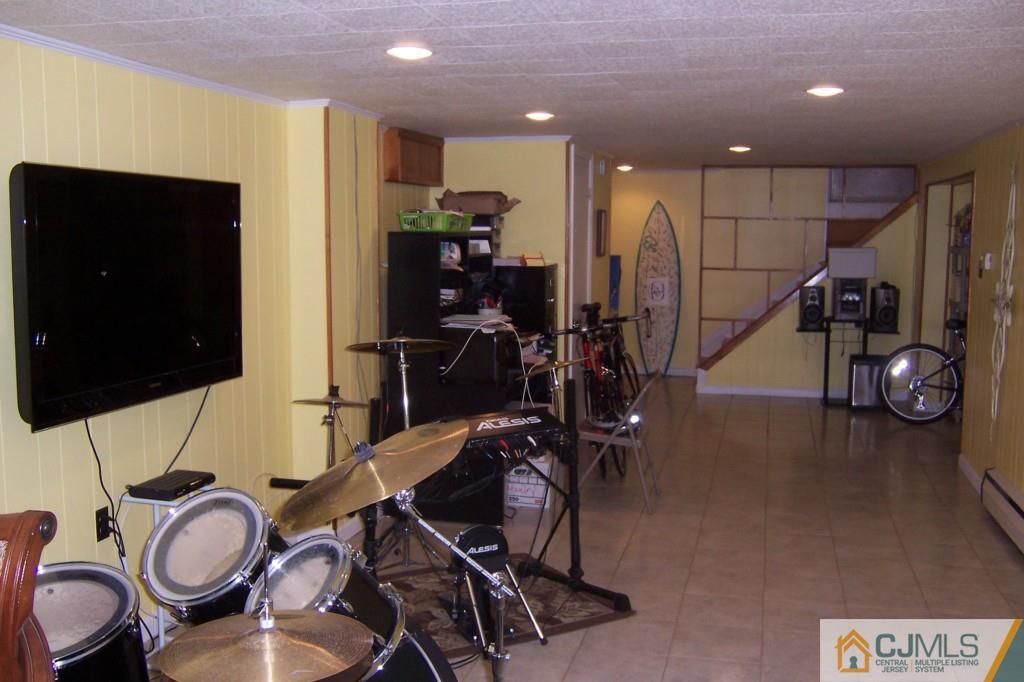 35 Hillcrest Road Colonia, NJ 07067 - Photo 12 of 17 a view of a room with gym equipment
