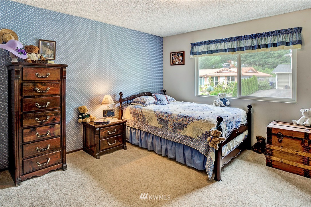 17043 154th Place Southeast Renton, WA 98058 - Photo 11 of 20