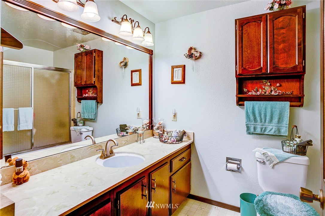 17043 154th Place Southeast Renton, WA 98058 - Photo 12 of 20