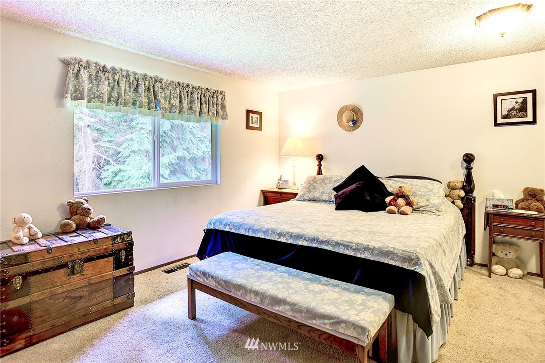17043 154th Place Southeast Renton, WA 98058 - Photo 9 of 20