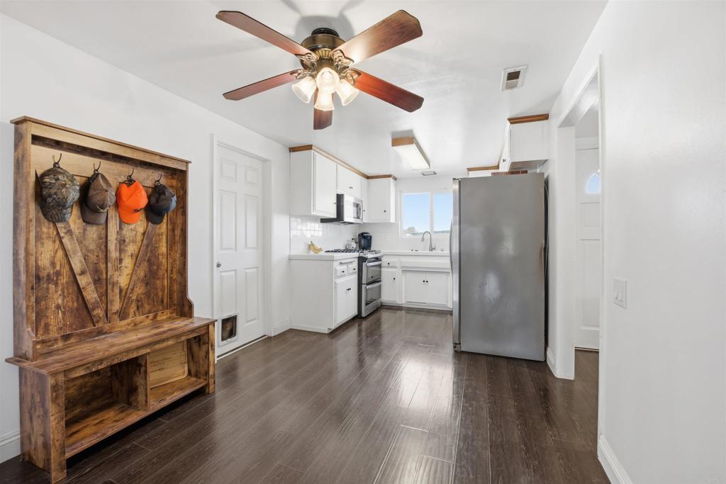 421 Hillcrest Lane Fallbrook, CA 92028 - Photo 12 of 34