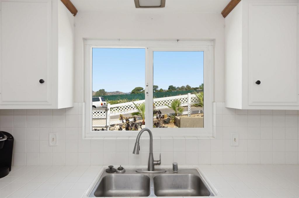 421 Hillcrest Lane Fallbrook, CA 92028 - Photo 13 of 34