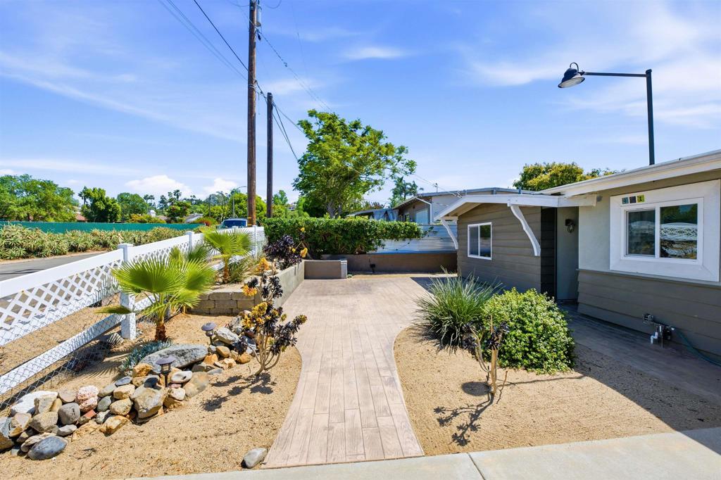 421 Hillcrest Lane Fallbrook, CA 92028 - Photo 2 of 34