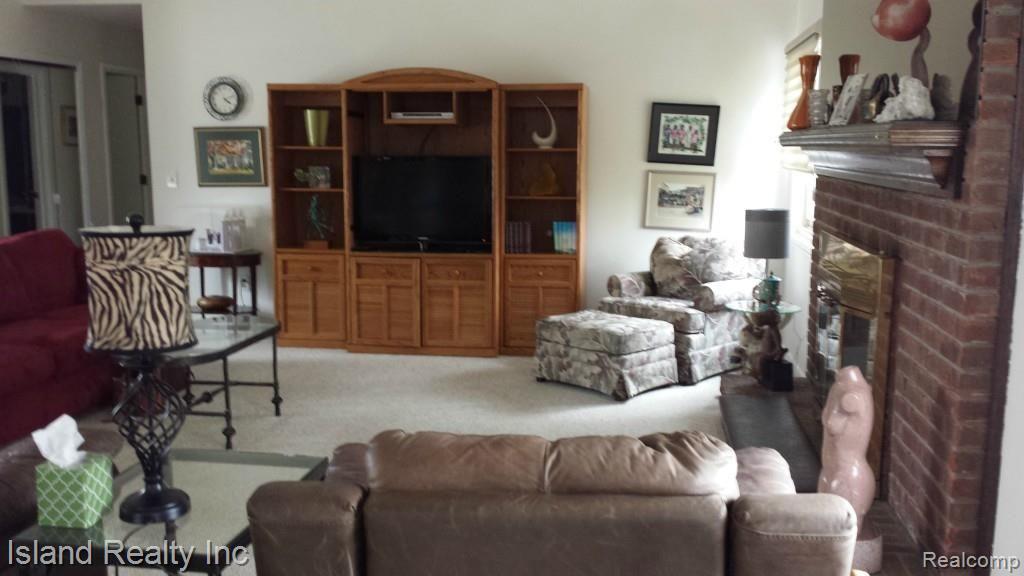 21941 Meridian Road Grosse Ile, MI 48138 - Photo 16 of 20 Spacious living room.jpg