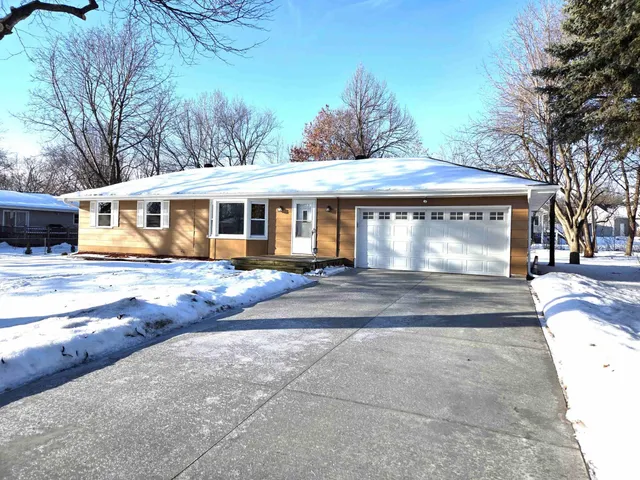 $435,000 | 11209 Independence Avenue North, Champlin, MN 55316