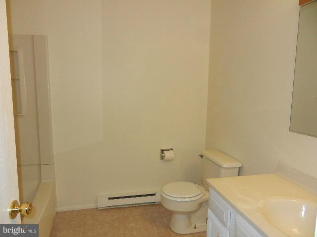 16426 Mt Tabor Road Hagerstown, MD 21740 - Photo 10 of 15 Bath