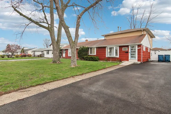 $310,000 | 4552 West 89th Street, Hometown, IL 60456